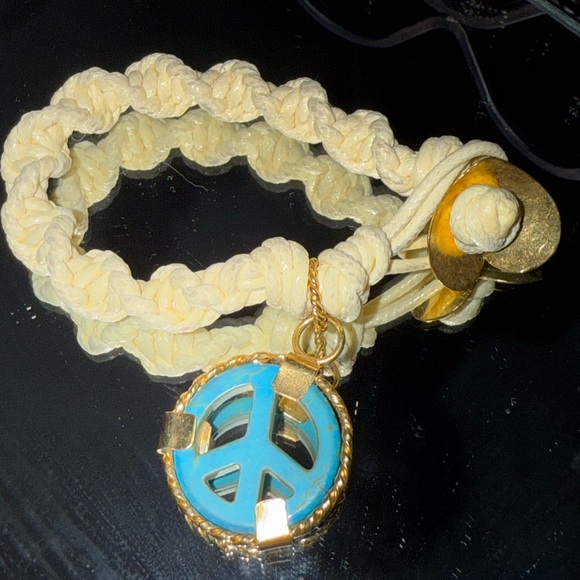 Chic Cream and Gold Women's Bracelet with Turquoise Charm - Picture 2 of 5